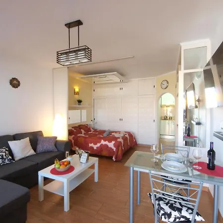 Blue Horizon Apartment *
