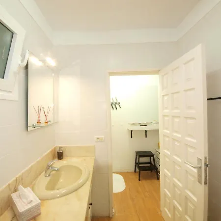 Blue Horizon Apartment *